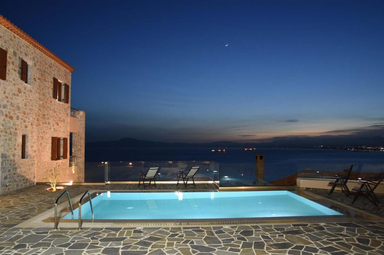 Villa Dafni - Infinite Sea Vistas With Private Pool Каламата Экстерьер фото
