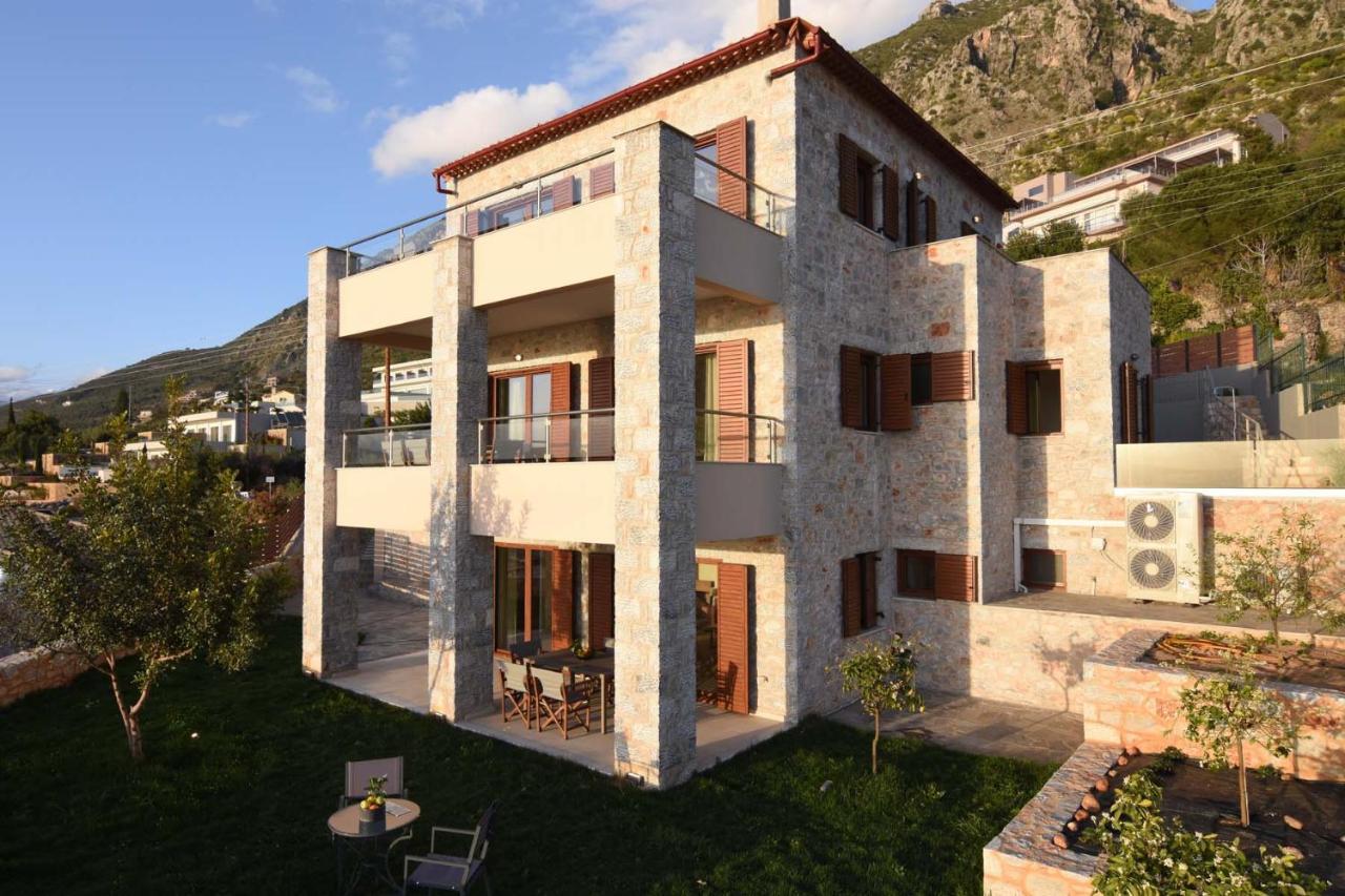 Villa Dafni - Infinite Sea Vistas With Private Pool Каламата Экстерьер фото