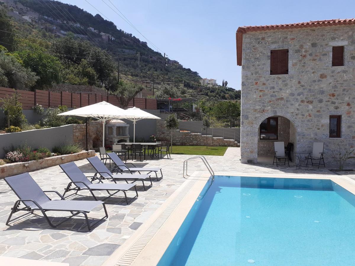 Villa Dafni - Infinite Sea Vistas With Private Pool Каламата Экстерьер фото