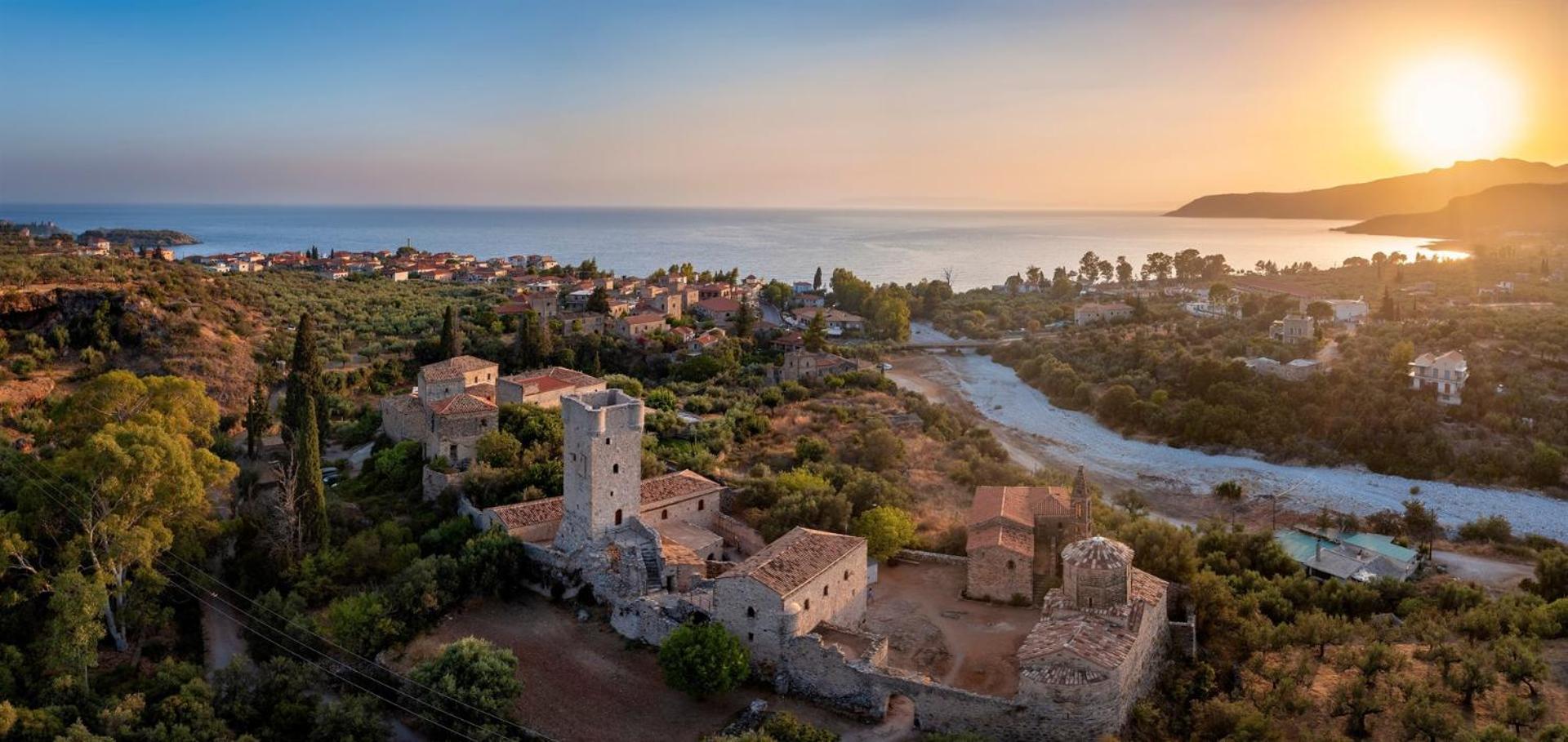 Villa Dafni - Infinite Sea Vistas With Private Pool Каламата Экстерьер фото